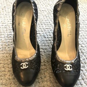 Classic CHANEL pump AUTHENTIC